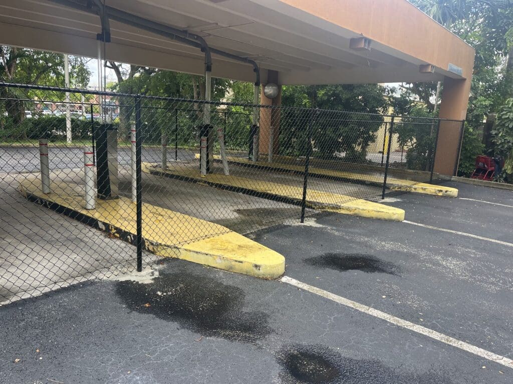 Residential and commercial chain link fence supplies at The Link Store, Broward County